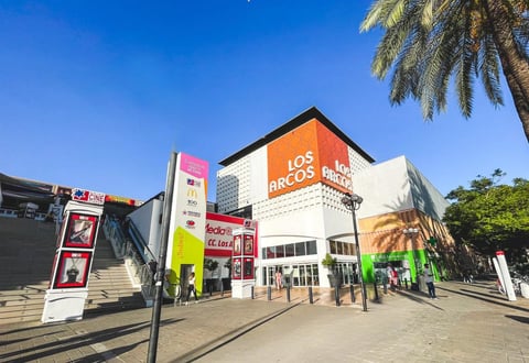 Centro comercial Los Arcos, Sevilla