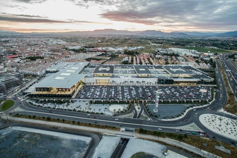 Centro comercial Nevada Shopping, Granada